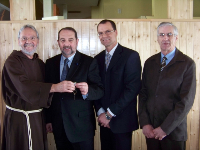 Père Michel Gagné, Ministre Denis Lebel, Louis Gagné, Maire Benoit Gélinas
